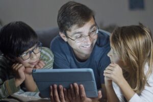 Digitale Erziehung: Der Umgang mit Medien und Technologie bei Kindern